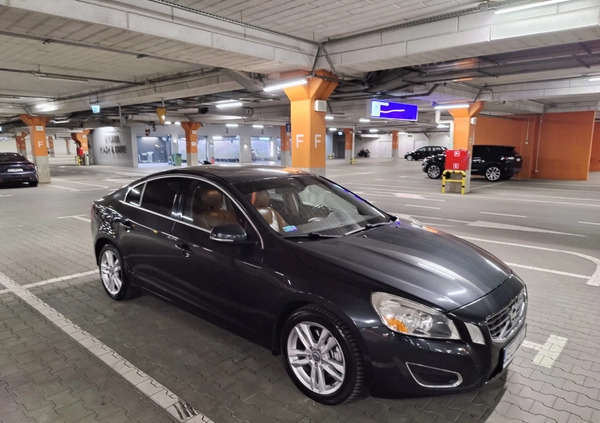 Volvo S60 cena 39000 przebieg: 183797, rok produkcji 2012 z Łódź małe 232